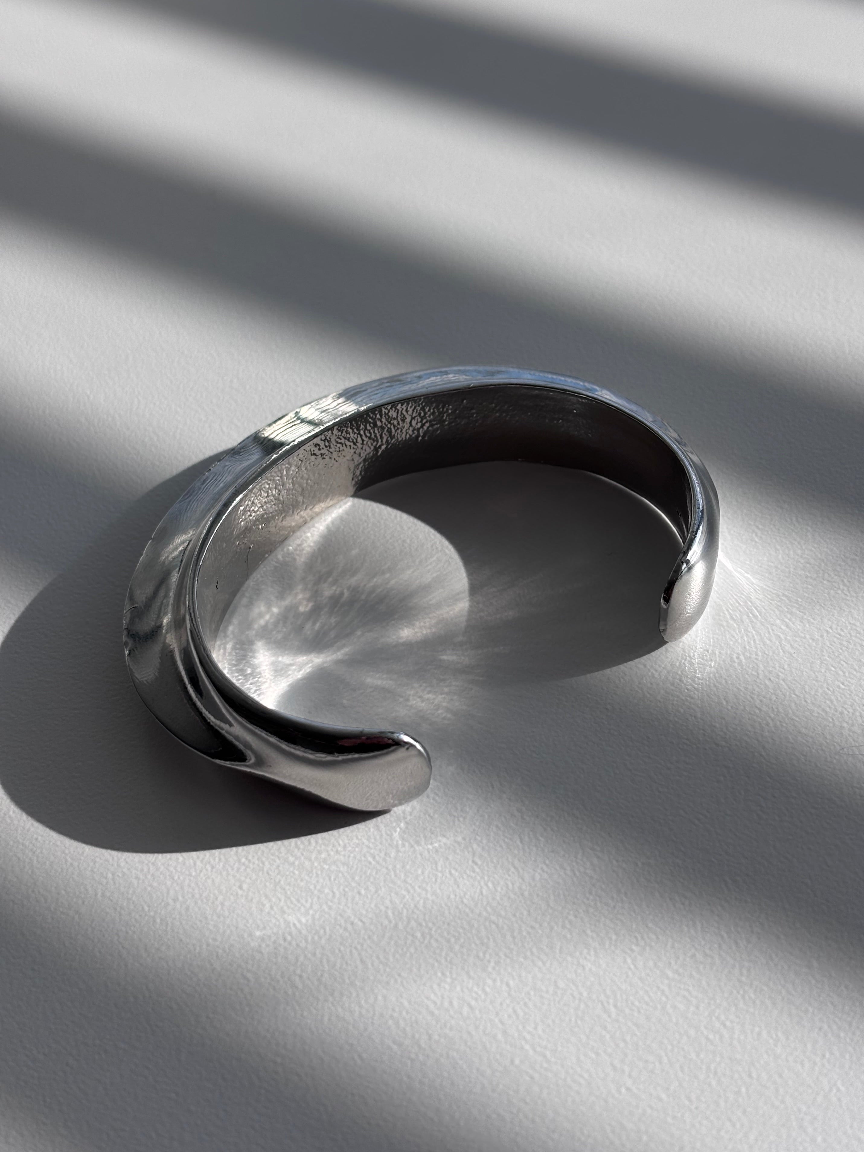 Narrow Sculptured Cuff